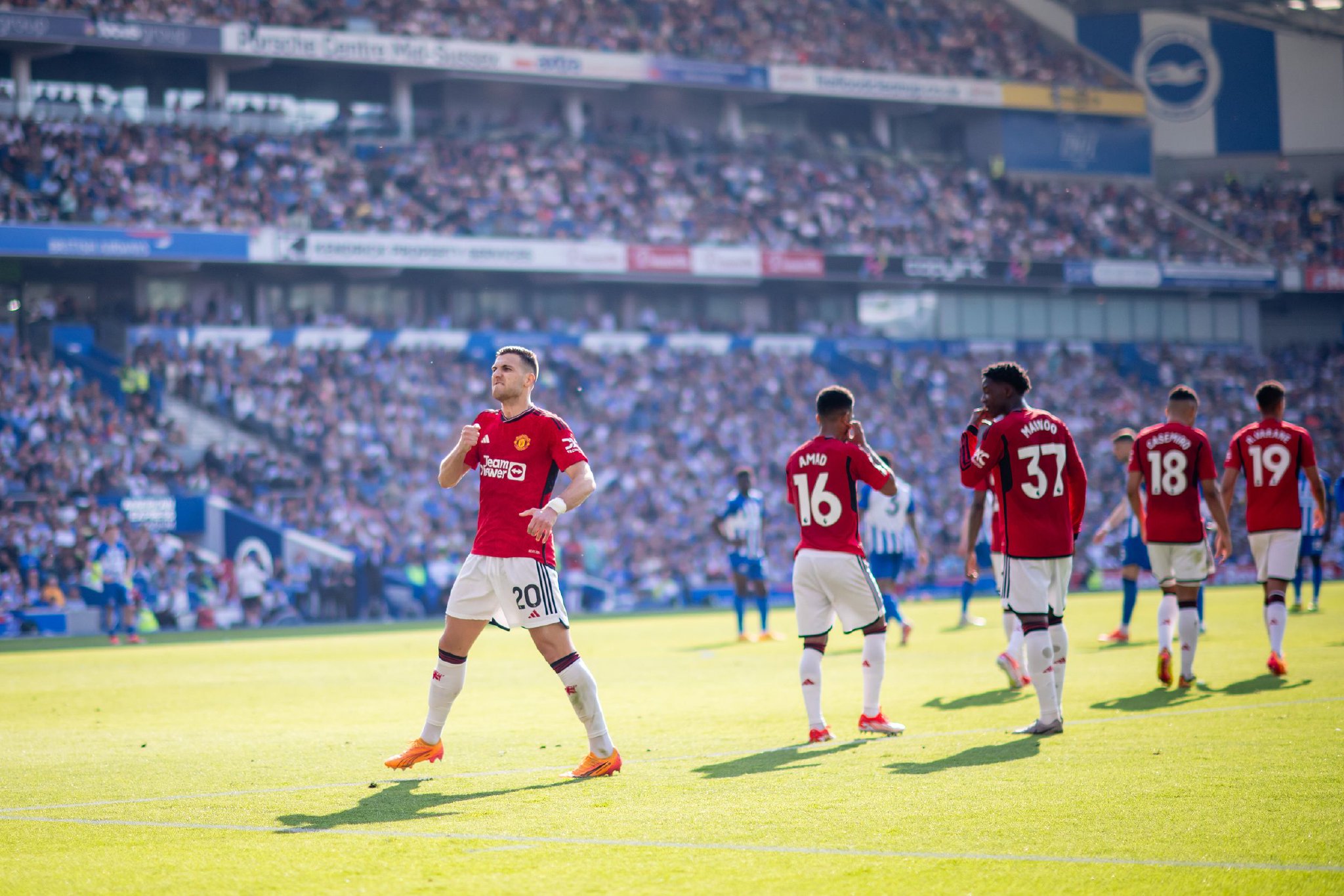 汇热血与荣 汇热血与荣